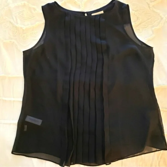 Loft Black Sleeveless Pleated Blouse - Picture 9 of 16